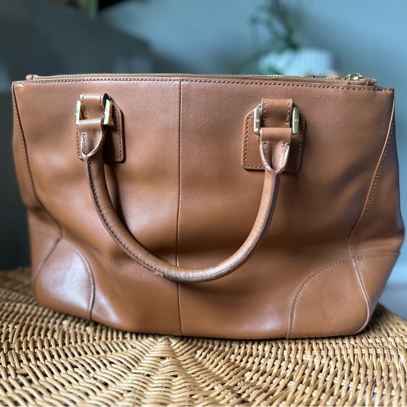 Tory Burch Tan Saffiano Leather Robinson Double Zip Large Tote - PLEASE READ - Picture 6 of 13
